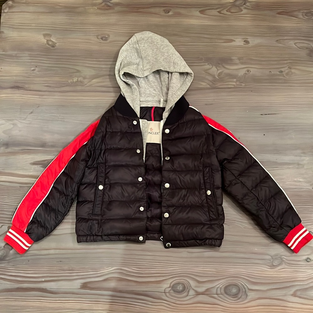 Moncler kids light weight puffer. Down and cotton. Like New. Authentic.